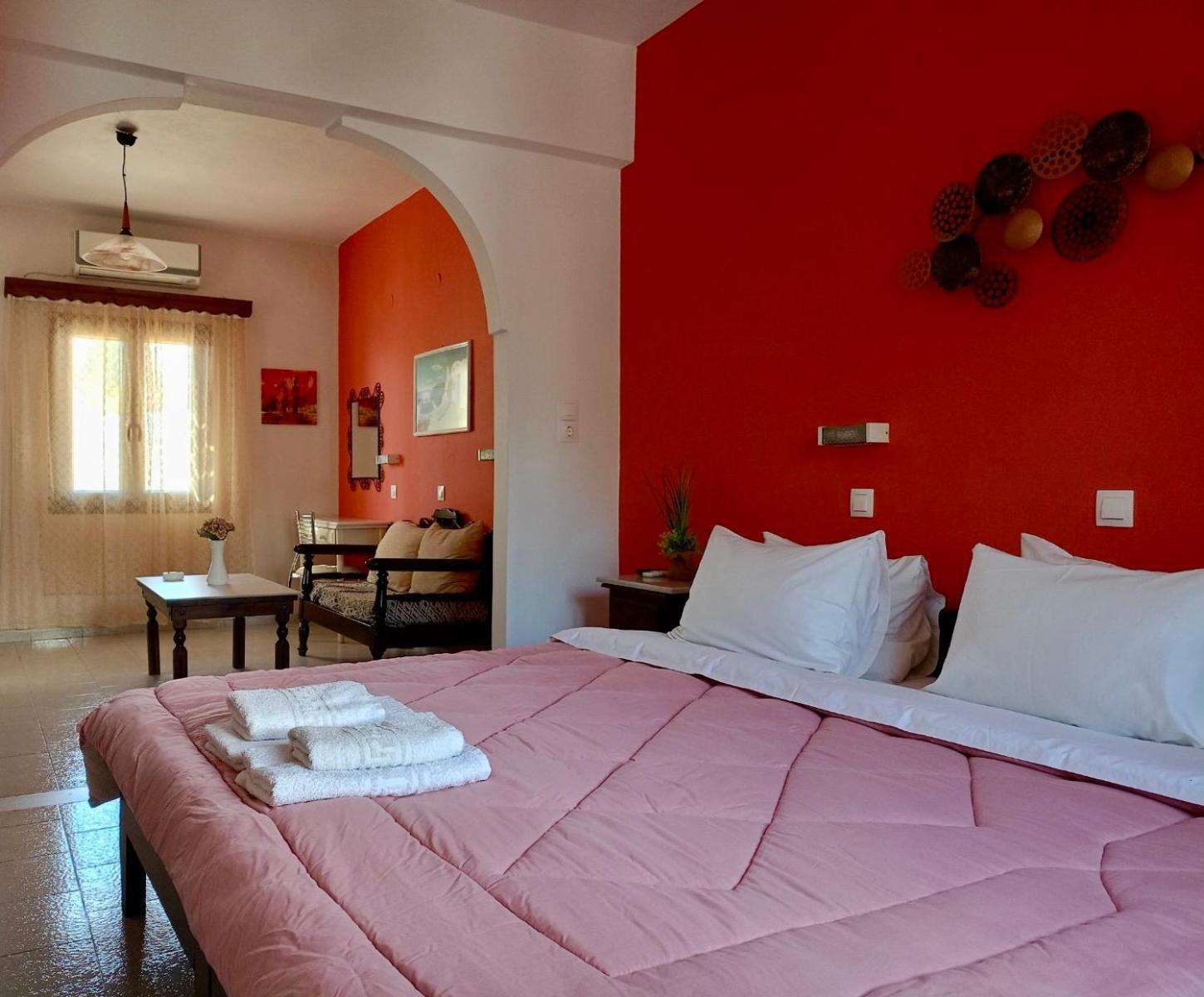 Hotel Pansion Zaharoula à Fira  Extérieur photo