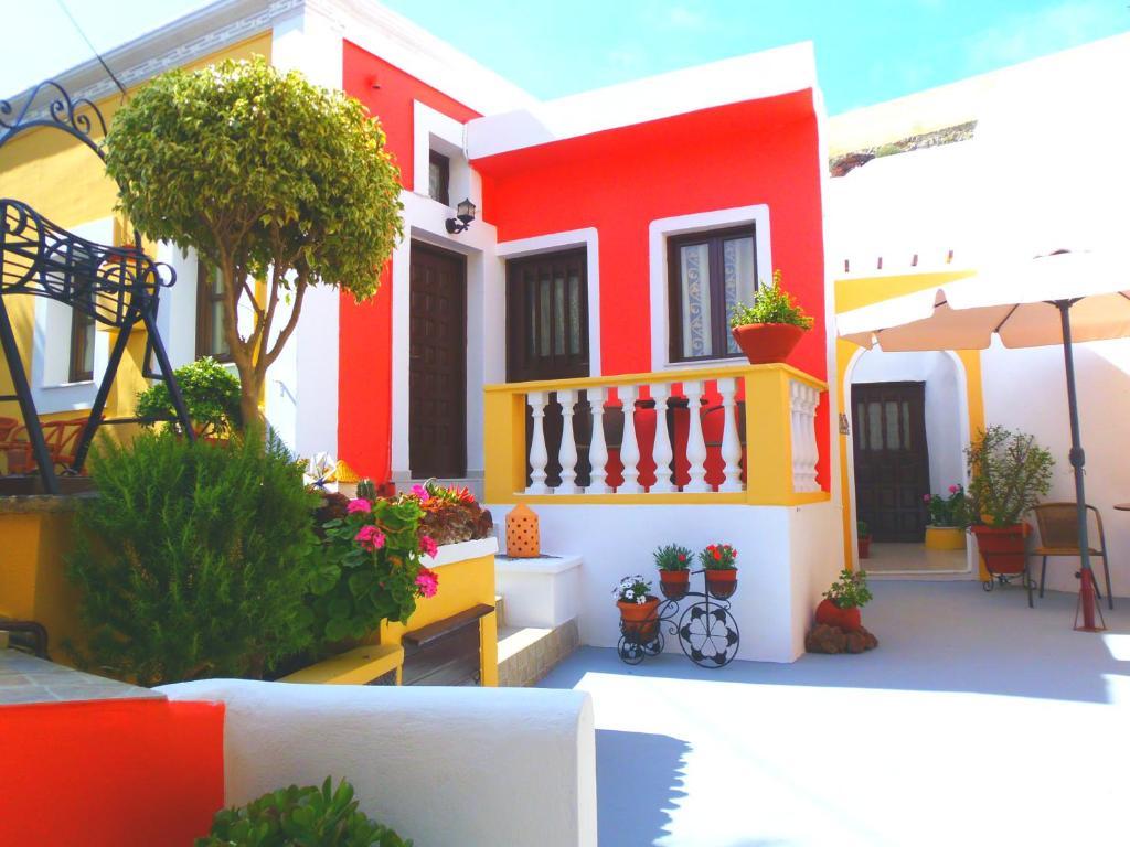 Hotel Pansion Zaharoula à Fira  Extérieur photo