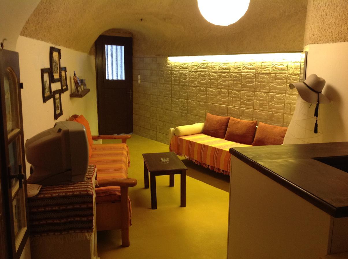 Hotel Pansion Zaharoula à Fira  Extérieur photo